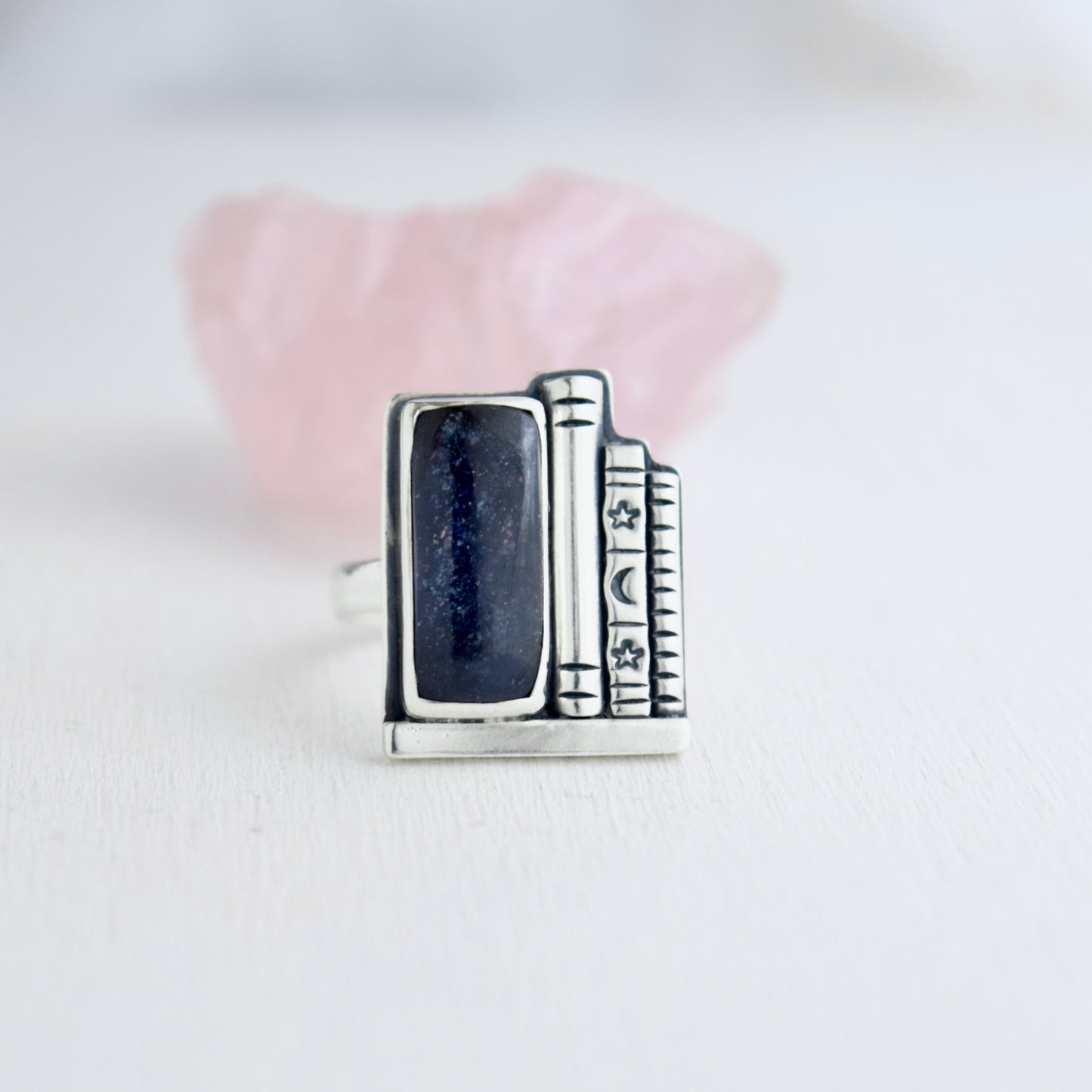 Bookshelf Ring with Iolite Size 7
