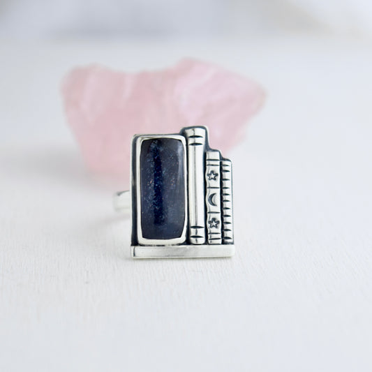 Bookshelf Ring with Iolite Size 7