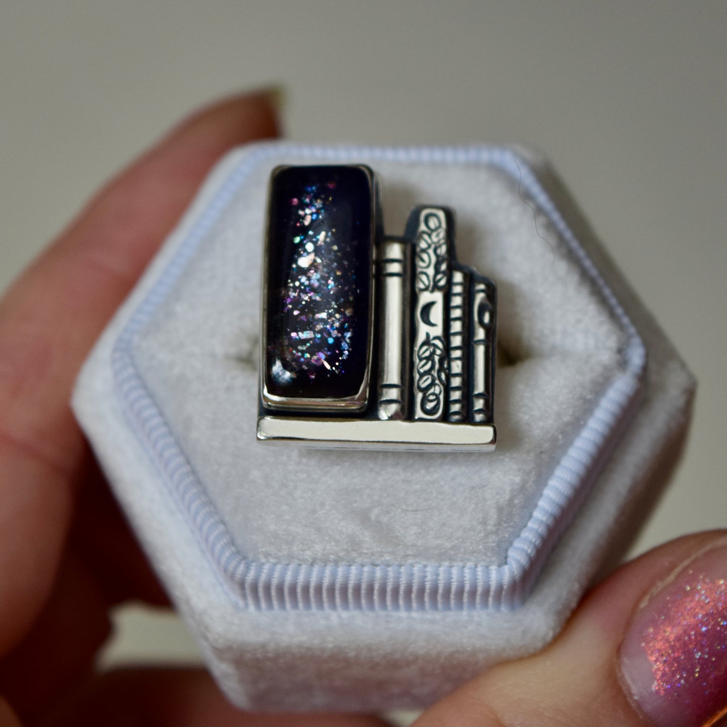 Bookshelf Ring with Iolite Size 8